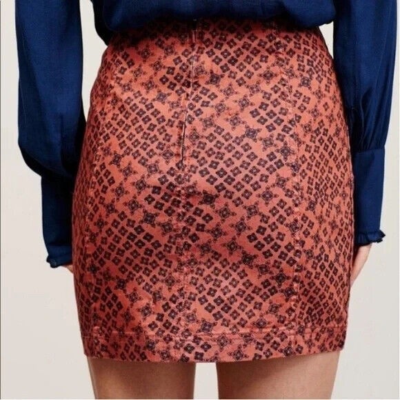 Free People Modern Femme Print Denim Mini Stretch Skirt Size 6 / S /M Tan $60 🔥 - Picture 3 of 4